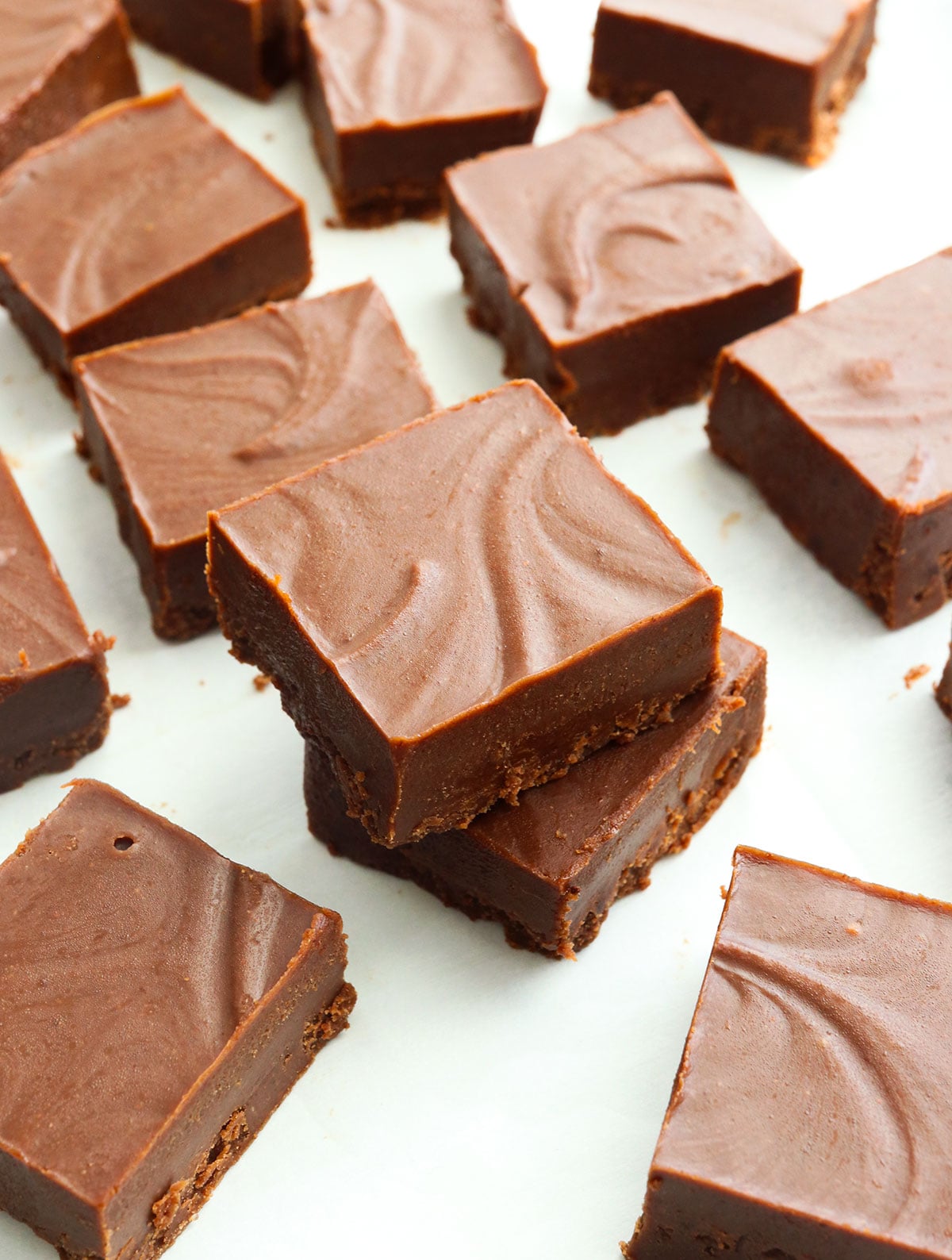 Easy Paleo Vegan Fudge: Quick Guilt-Free Dessert